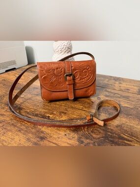 Patricia Nash Torri Tooled Leather Crossbody Bag Purse